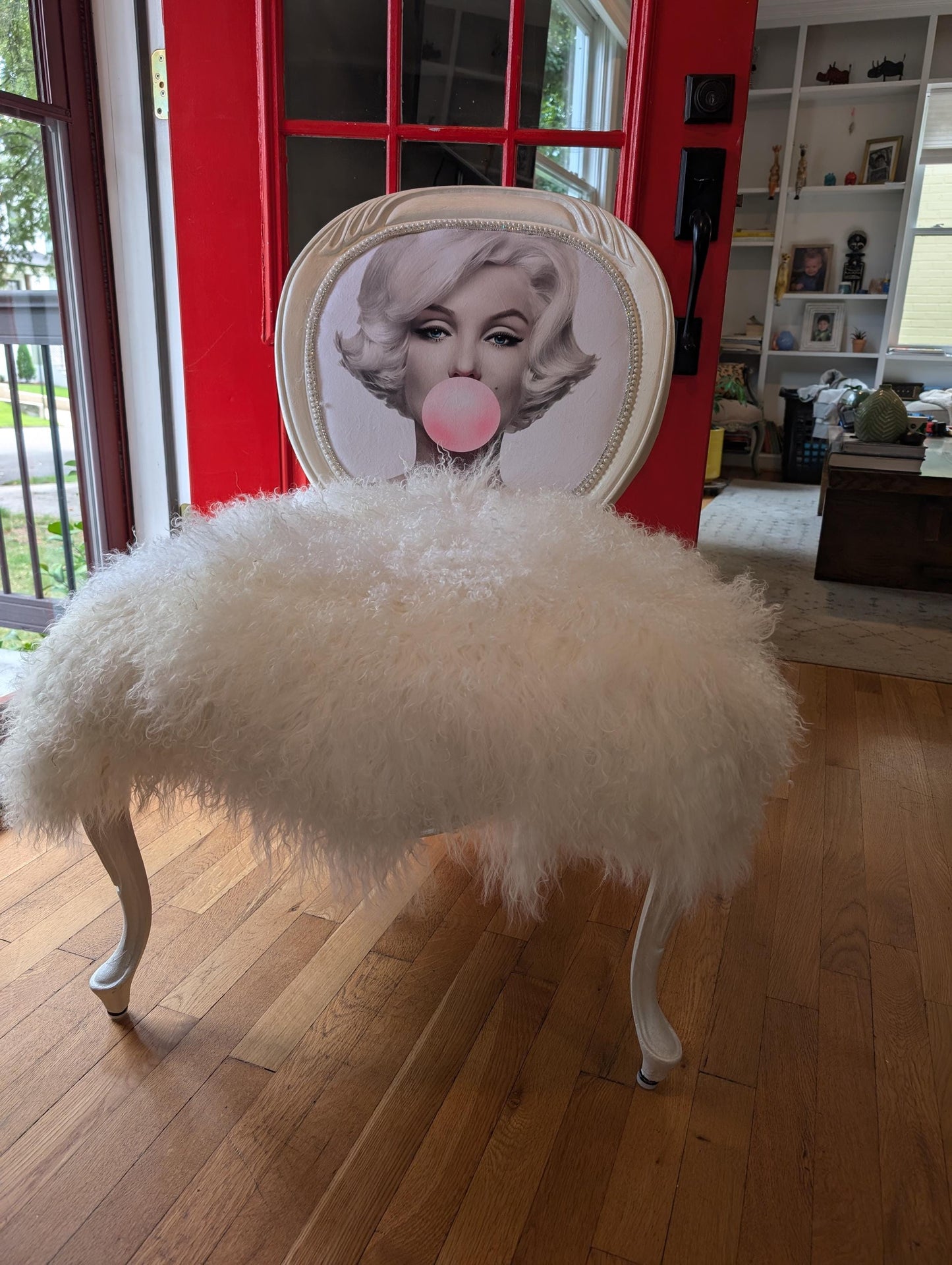 Our Luxurious Genuine Sheepskin Throw. Elevate your home decor with our Luxurious Genuine Sheepskin Throw, a stunning addition that combines comfort, style, and eco-friendliness. Crafted from high-quality, natural sheepskin, this throw rug is designed to bring warmth and sophistication to any room. Stylish home decor. Eco frinedly