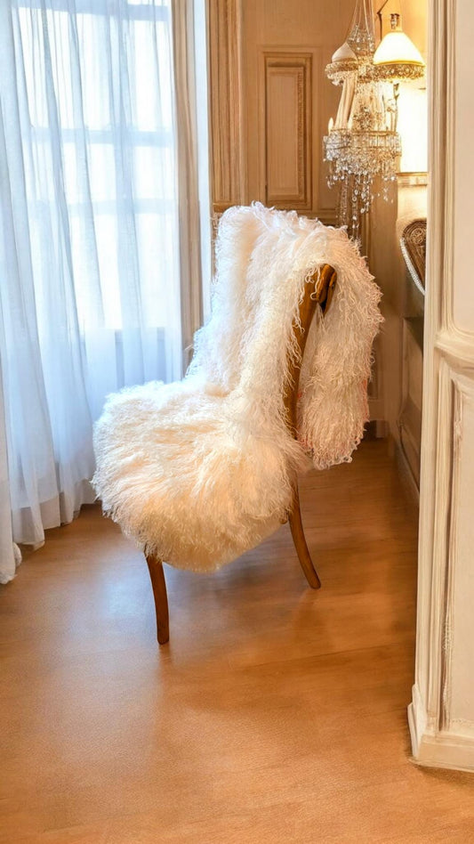 Luxurious Genuine Sheepskin Throw | Natural Fur Throw for Stylish Interiors I Eco-Friendly Genuine Sheepskin Rug I Warm Inviting Home Decor!

Transform Your Space with Our Luxurious Genuine Sheepskin Throw. Elevate your home decor with our Luxurious Genuine Sheepskin Throw, a stunning addition that combines comfort, style, and eco-friendliness. Crafted from high-quality, natural sheepskin, this throw rug is designed to bring warmth and sophistication to any room. Stylish home decor. Eco frinedly